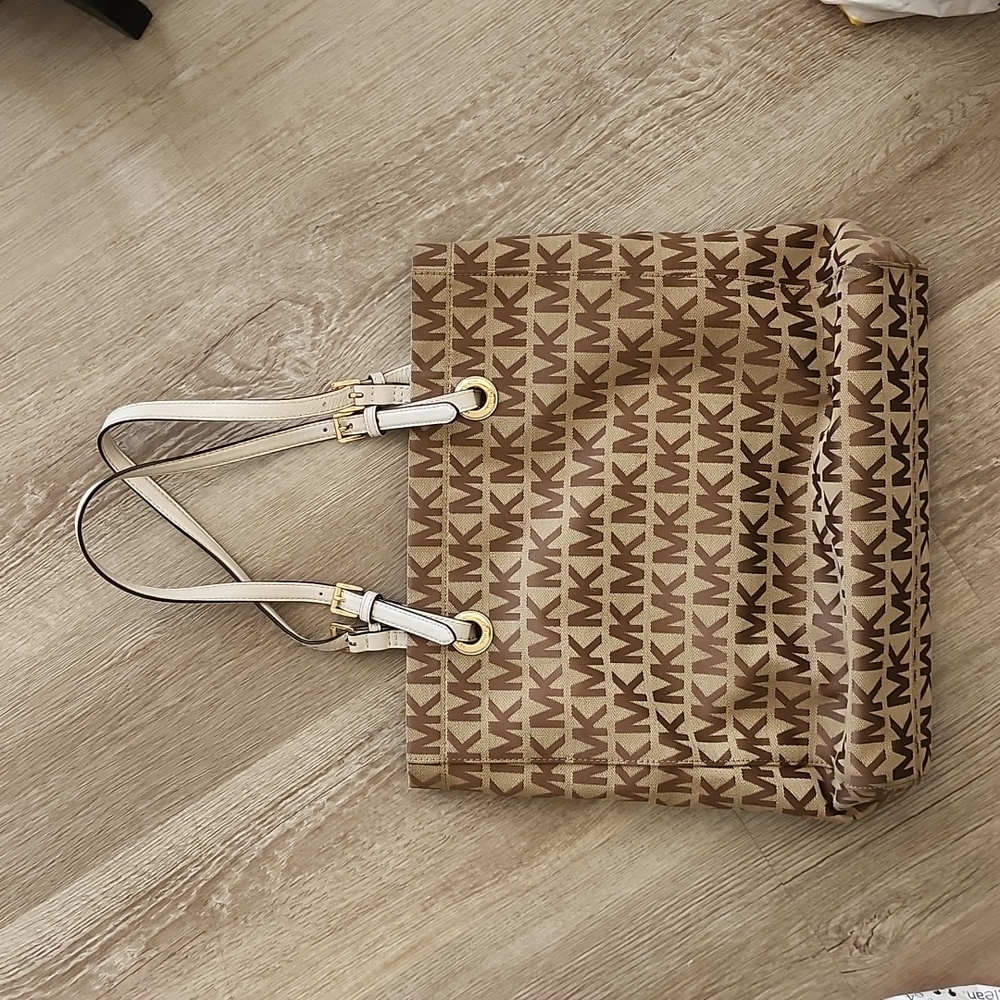 Michael Korr Purse - Picture 2 of 4